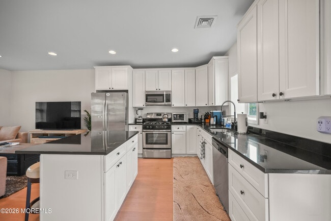 Building Photo - 5 Cortland Rd