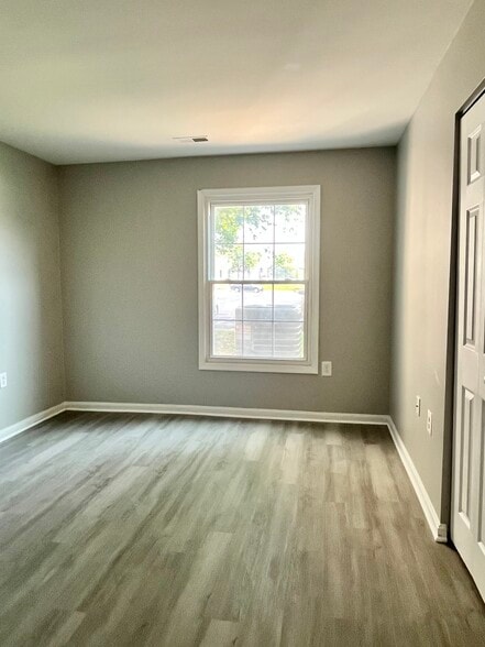 Building Photo - 7572 Belle Grae Dr