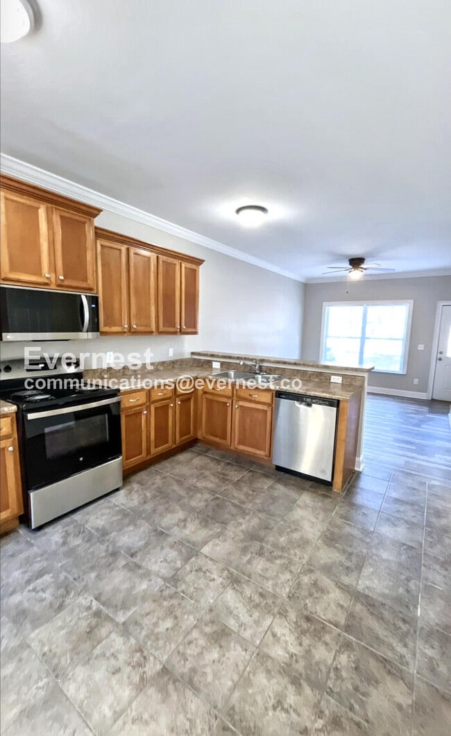 Building Photo - 13 Brown Estates Dr