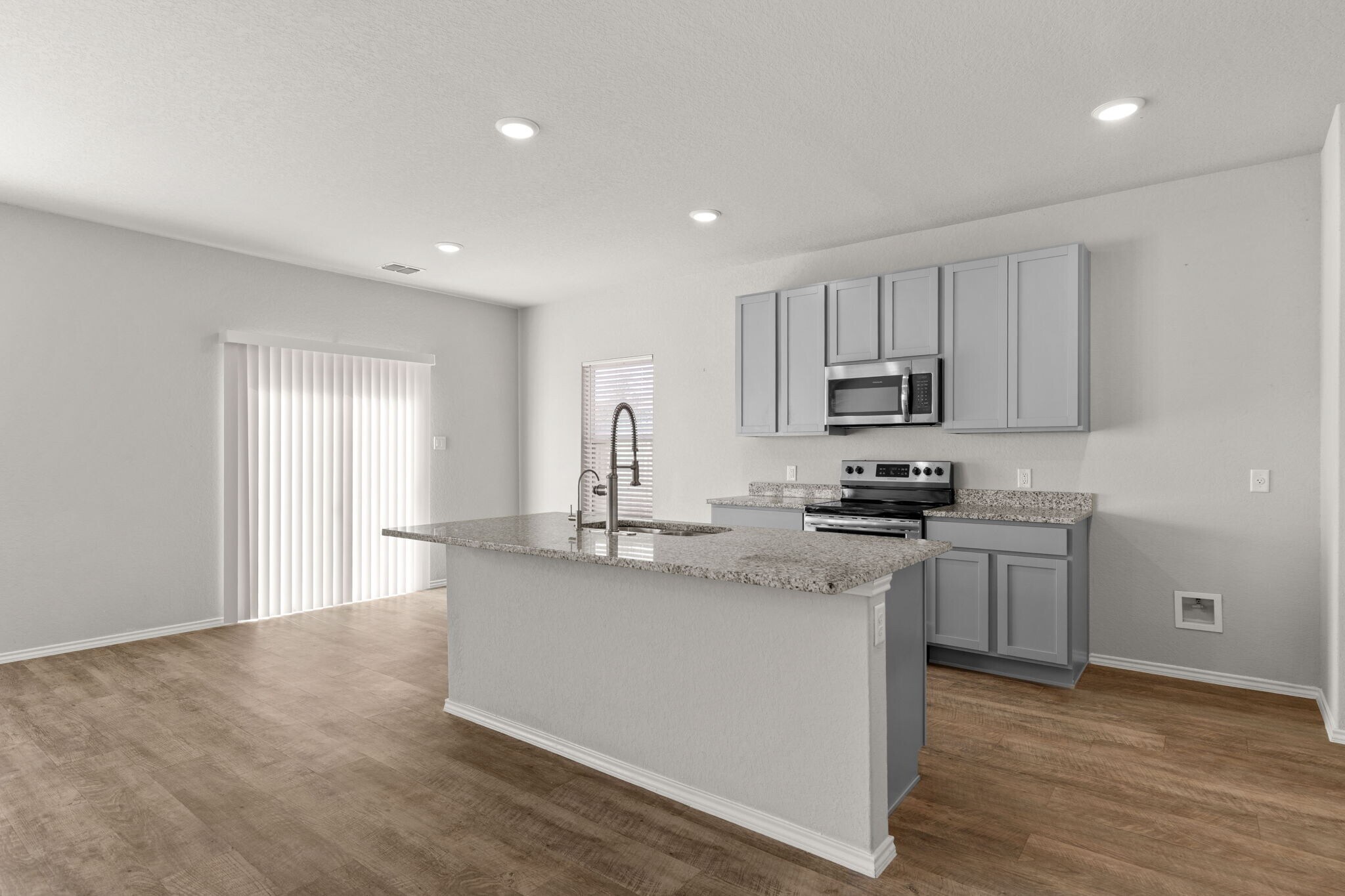 Building Photo - 3452 Redbud Grv