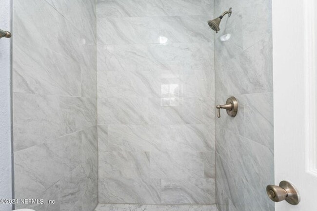 Building Photo - 3870 Mission Dr