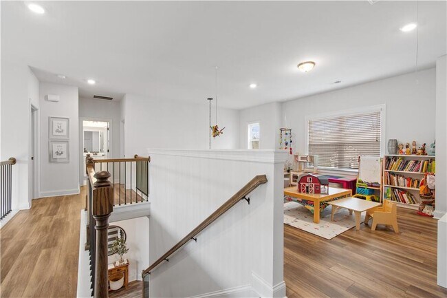 Building Photo - 409 Carmichael Cir