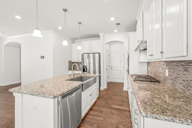 Building Photo - Beautiful Home in Prime Ballantyne Location