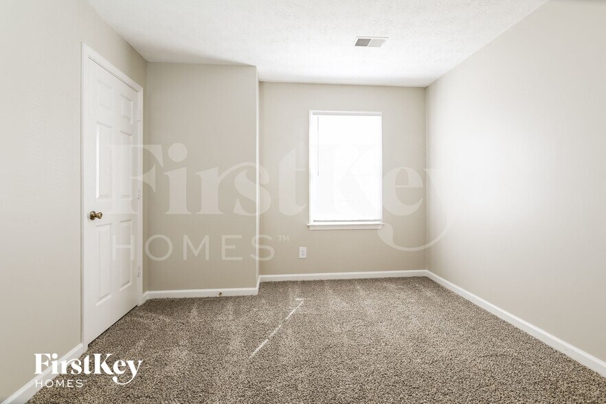 Building Photo - 331 Crescentview Ct