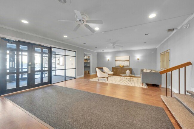Building Photo - 470 Halstead Ave