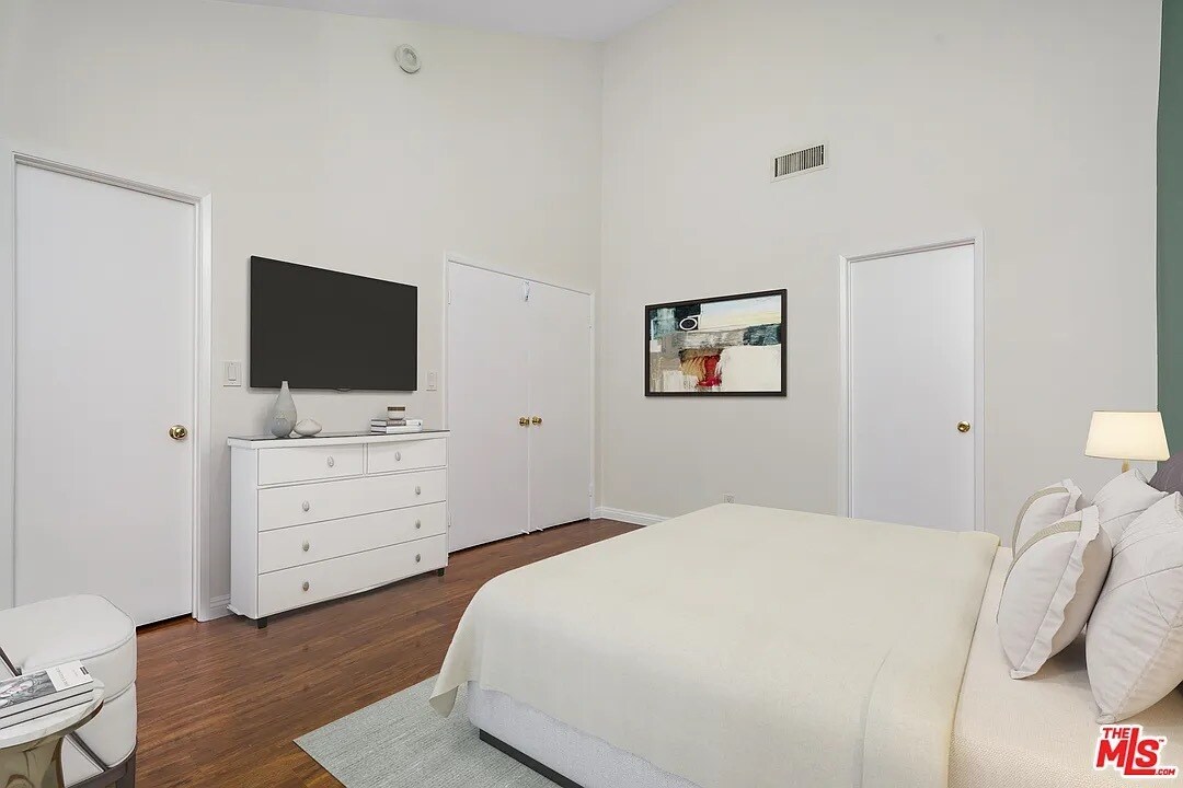 Vaulted ceilings in master bedroom - 5955 W 8th St