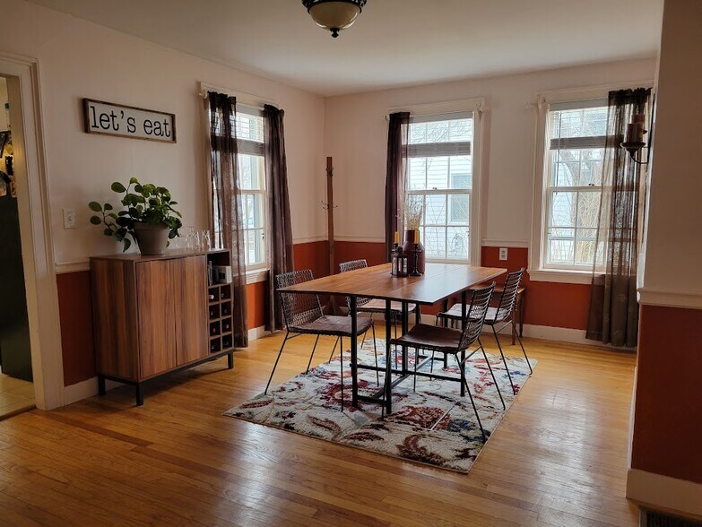 Building Photo - 189 Danielson Pike