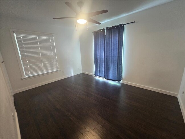 Building Photo - 1608 Sweetbriar Ave