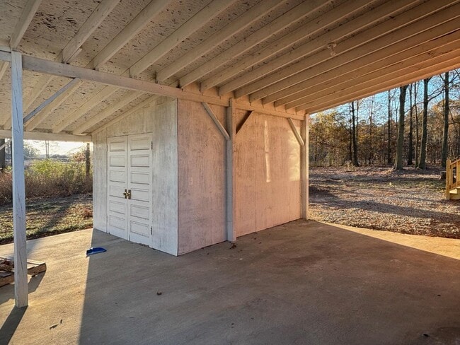 Building Photo - 7708 Old Goldmine Rd