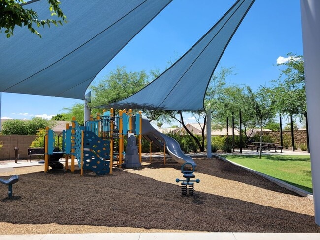 Building Photo - 2754 S Apache Dr