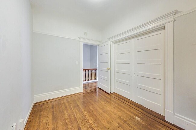 Building Photo - 1338 Haight St