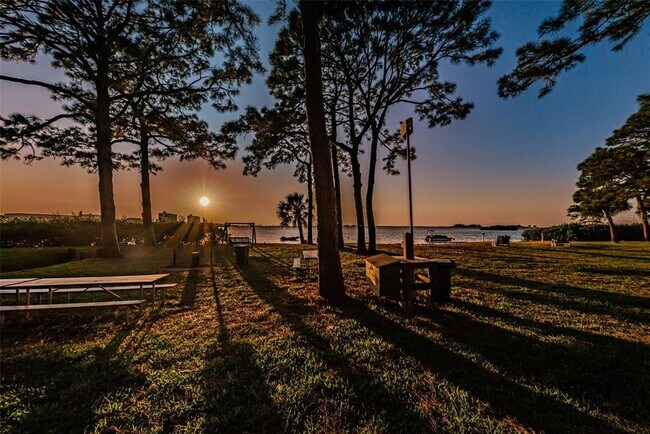 Building Photo - 2700 Bayshore Blvd