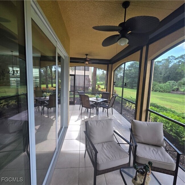 Building Photo - 10637 Pelican Preserve Blvd