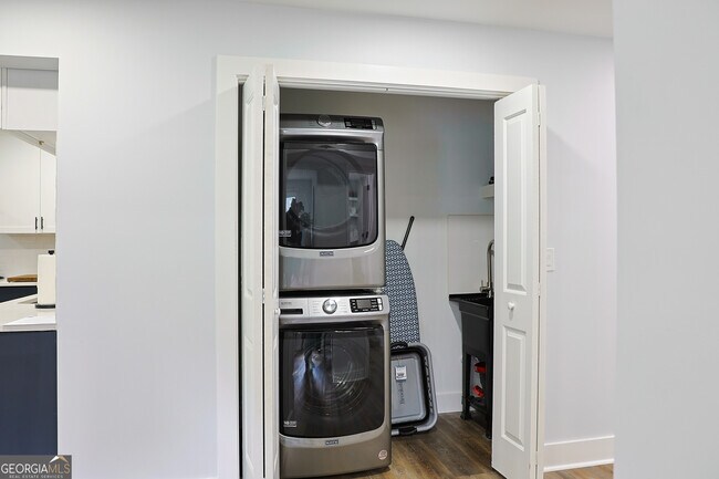 Building Photo - 2184 Skye Isles Pass SE