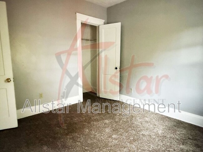 Building Photo - 3018 E 125th St