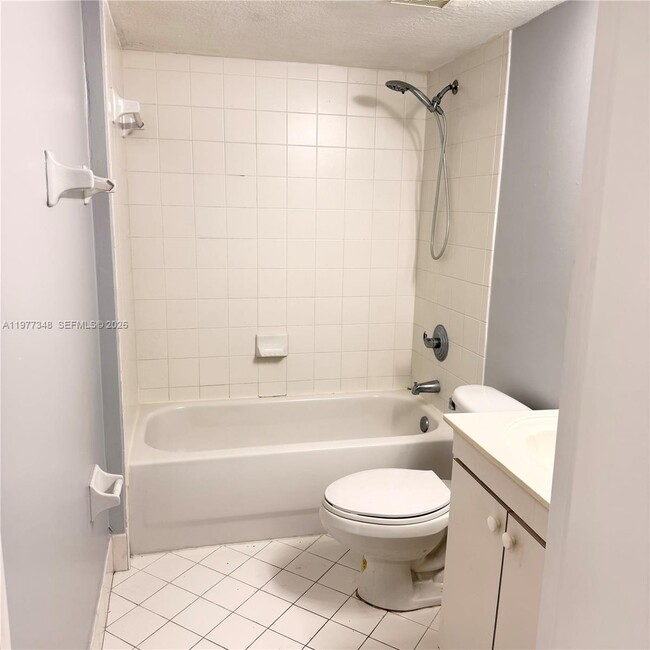 Building Photo - 2910 SE 13th Ave