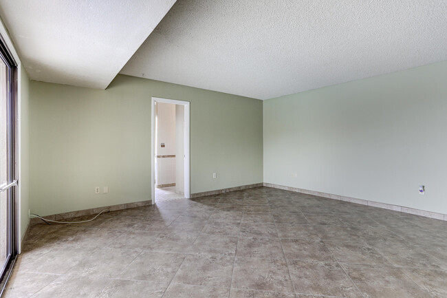 Building Photo - 17137 E Rand Dr