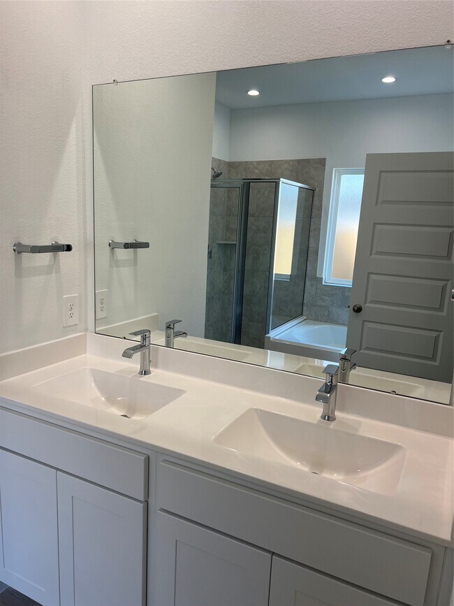 Building Photo - 4906 Arvida Ln