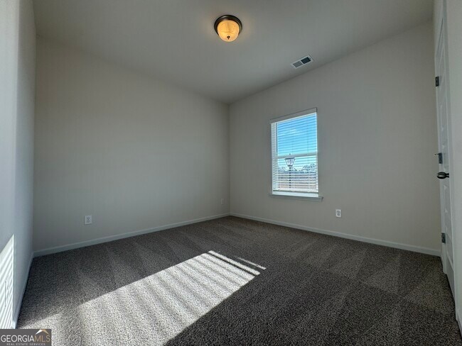 Building Photo - 190 Fair Oak Ln