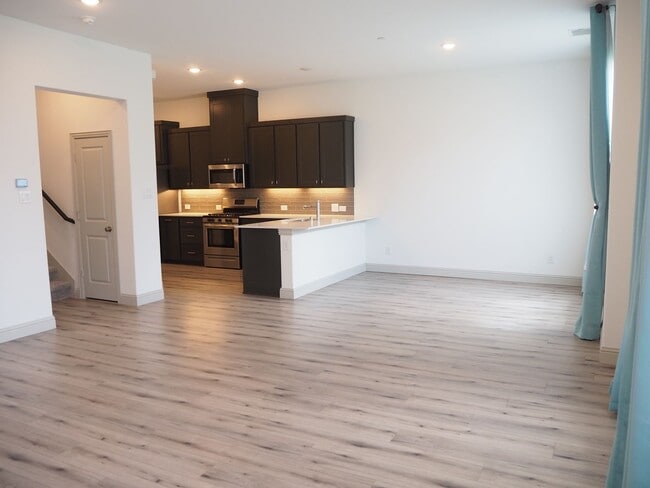 Building Photo - 7036 Cedar Crk Dr