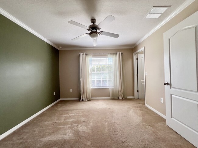 Building Photo - Gorgeous 3-bedroom, 2 1/2-bath End Unit To...