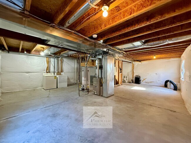 Building Photo - 7395 Creekfront Dr