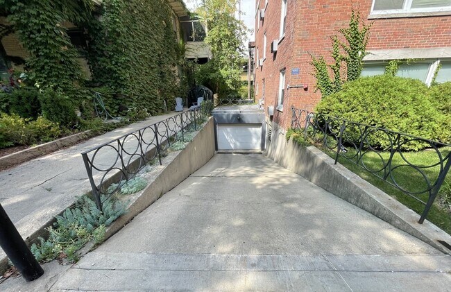 Building Photo - 1101 Grove St