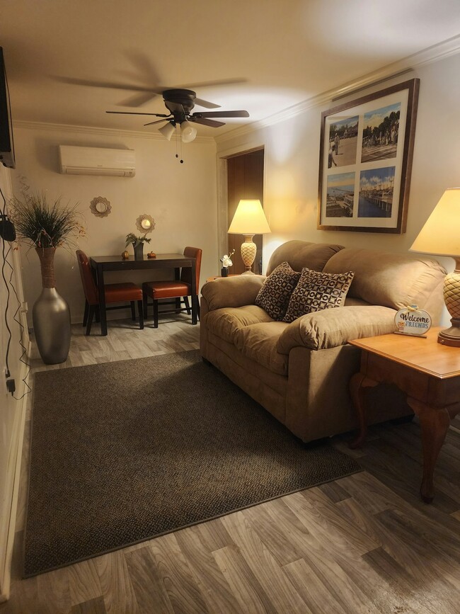 Building Photo - 1360 Ellis Rd