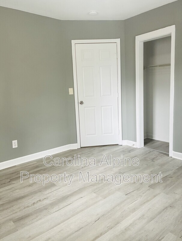 Building Photo - 1016 W Mauney Ave