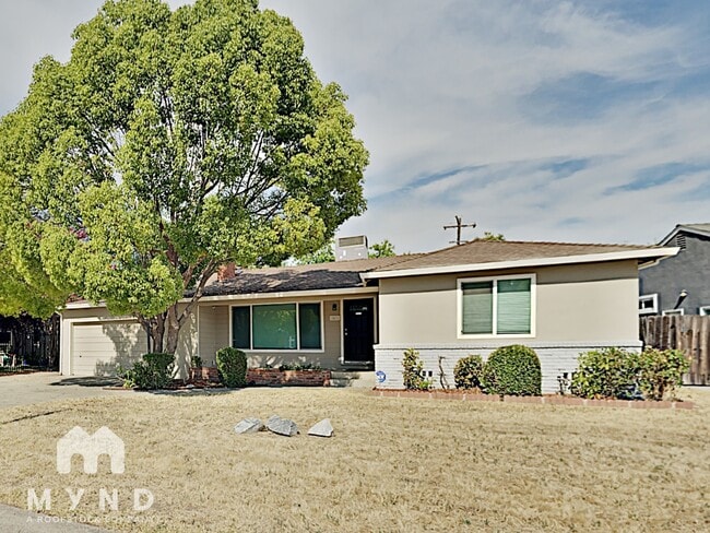 Building Photo - 2428 Drayton Dr