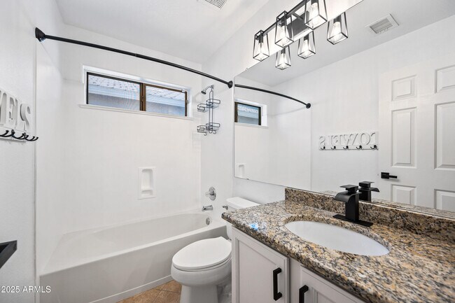 Building Photo - 2508 E Paraiso Dr