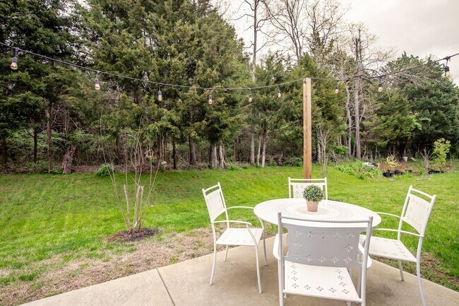 Building Photo - 5322 Honeybee Dr