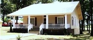 Primary Photo - 681 Church St