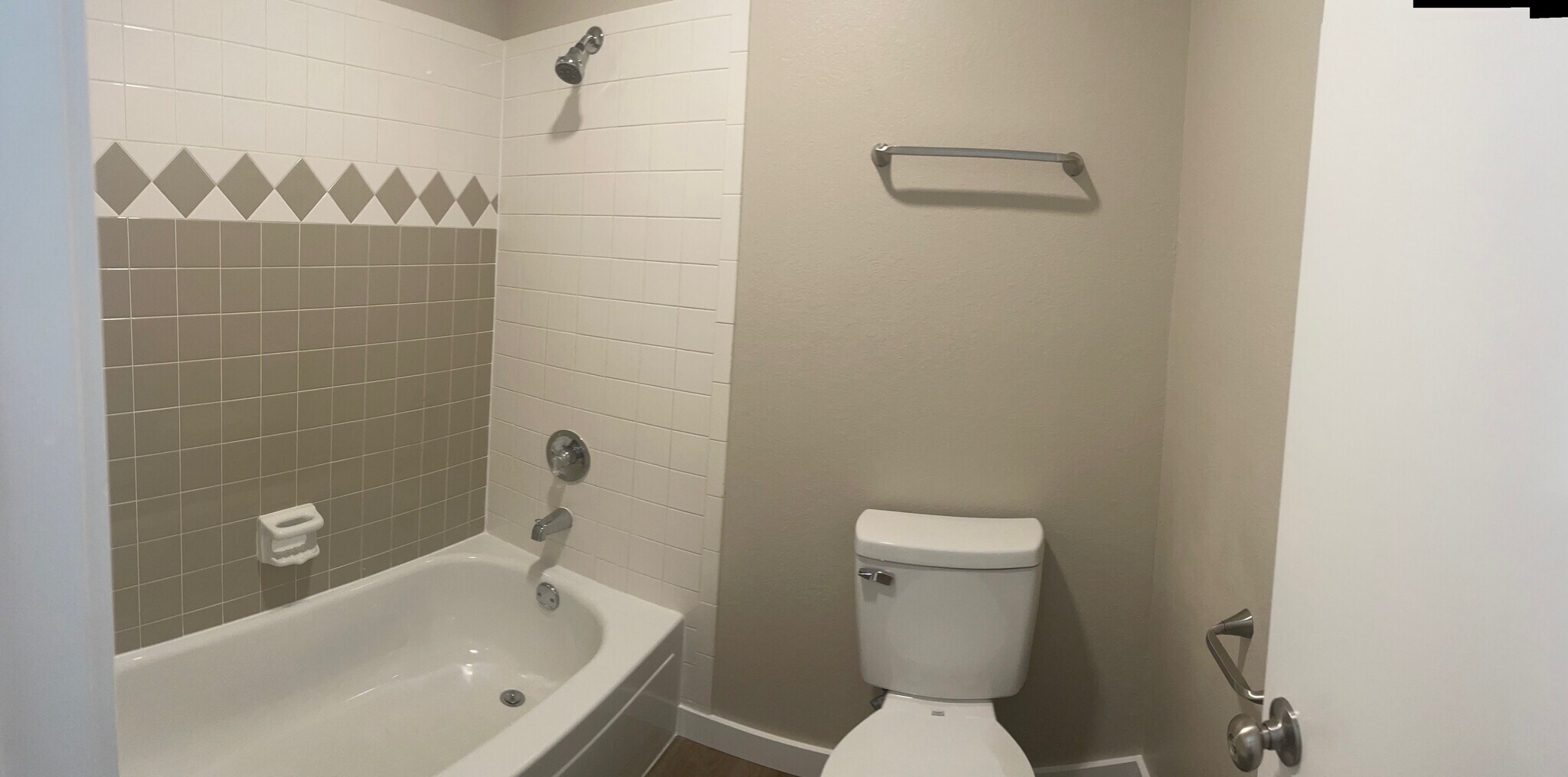 2nd bathroom - 1261 W Hudgins St