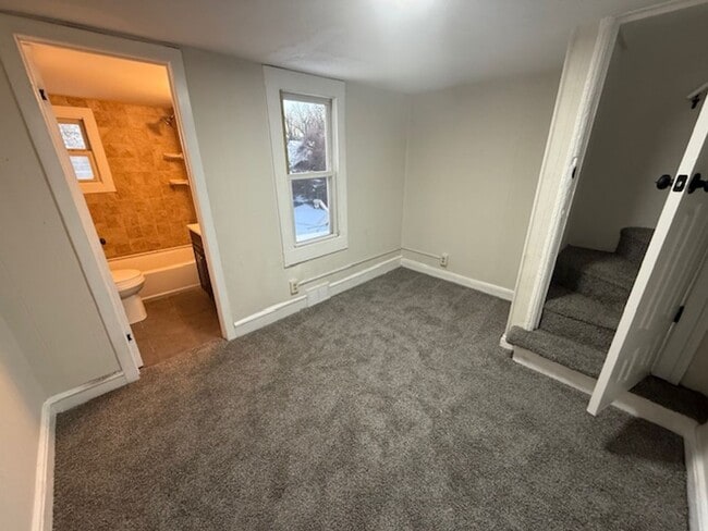 Building Photo - 2BR + Den Home with Private Backyard in Germantown