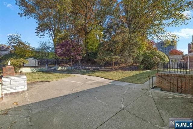 Building Photo - 255 Forest Rd