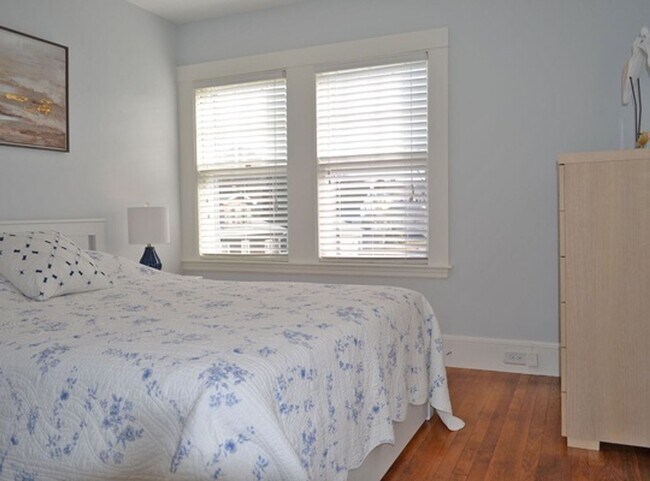 Building Photo - Winter Rental: 10A Gloucester Ave. (Utilit...