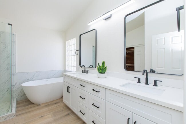 Building Photo - 23554 N 73rd Pl