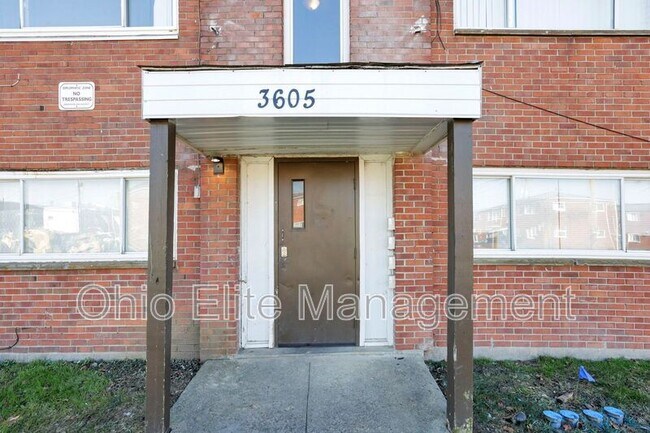 Building Photo - 3605 Cushing Dr