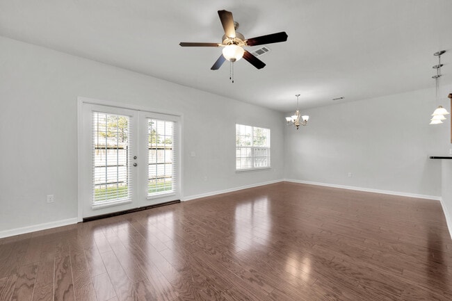 Building Photo - 116 Matt Blvd