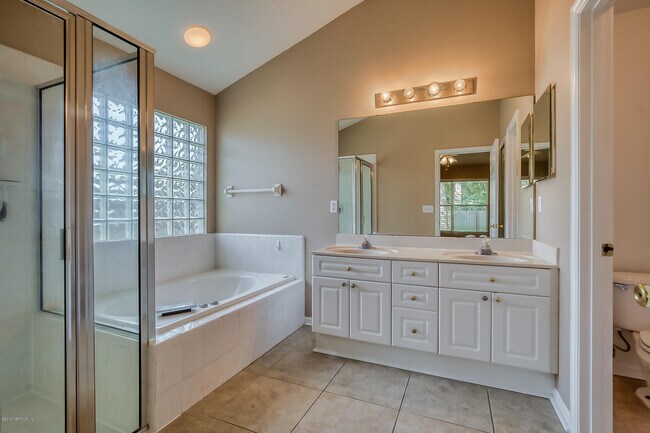 Building Photo - 442 Big Tree Rd