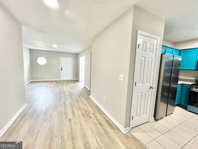 Building Photo - 944 Old Mill Point