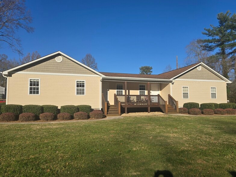 Primary Photo - 2102 Kingsbury Rd