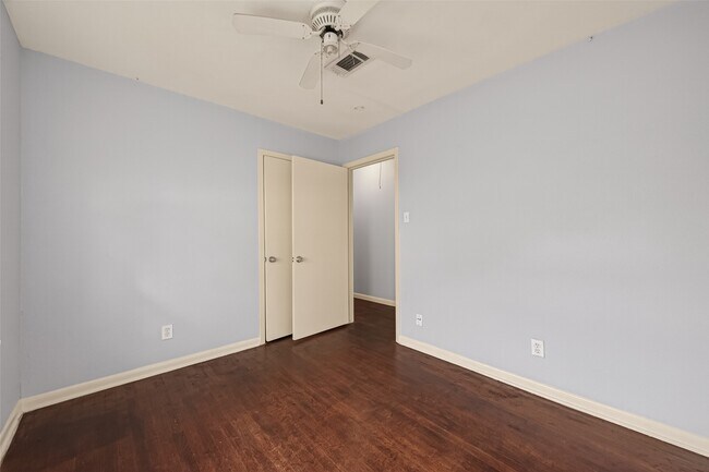 Building Photo - 10506 Buffum St