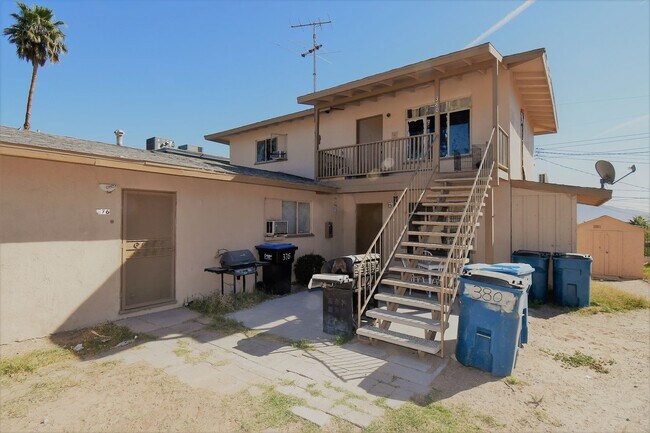 Building Photo - 2 Bed Apartment  - $1,050 - 378 N 13th Str...