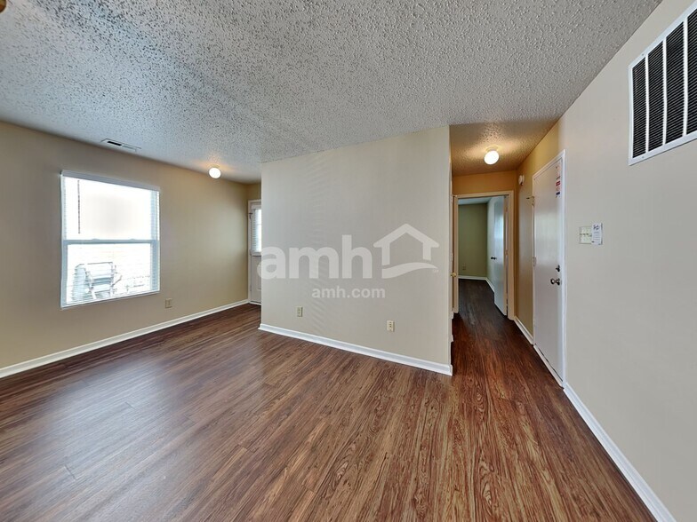 Building Photo - 10767 Wymm Ln