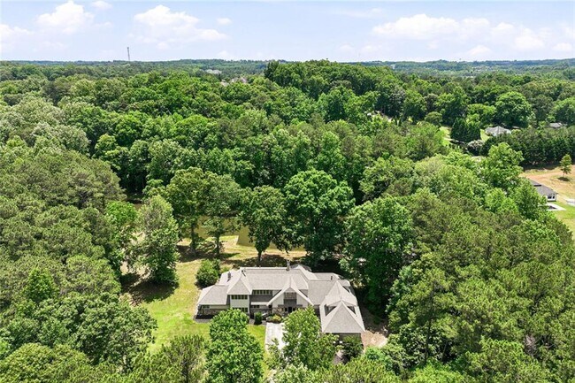 Building Photo - 3735 Smithtown Rd