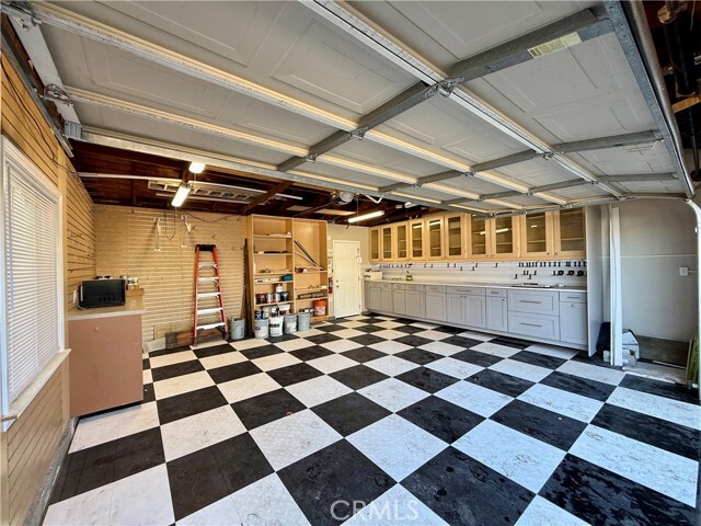 Building Photo - 885 Altura Way