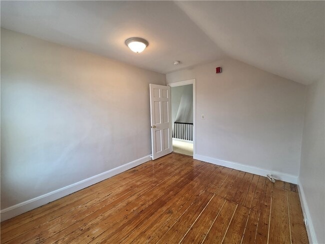 Building Photo - 292 Pleasant St