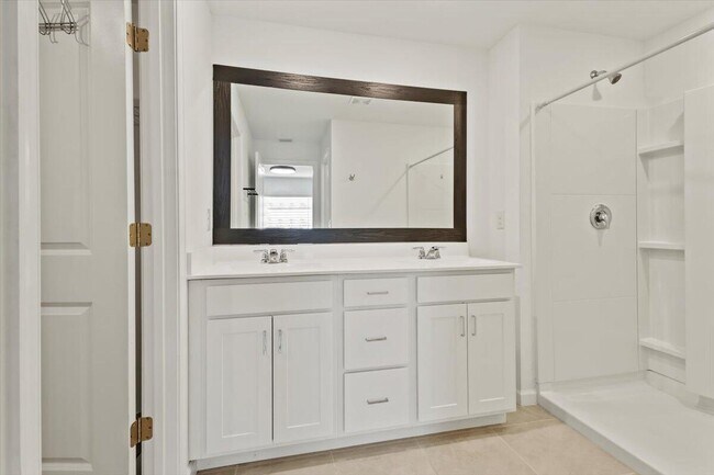 Building Photo - 1338 Colebrook Cir SW